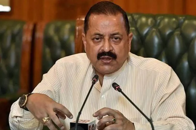 Thursday, October 19, 2016 (ANI): Union Minister Jitendra Singh told the officers of the Jammu and Kasmir Administrative Services that they no longer need to work in separate departments and should instead take a 