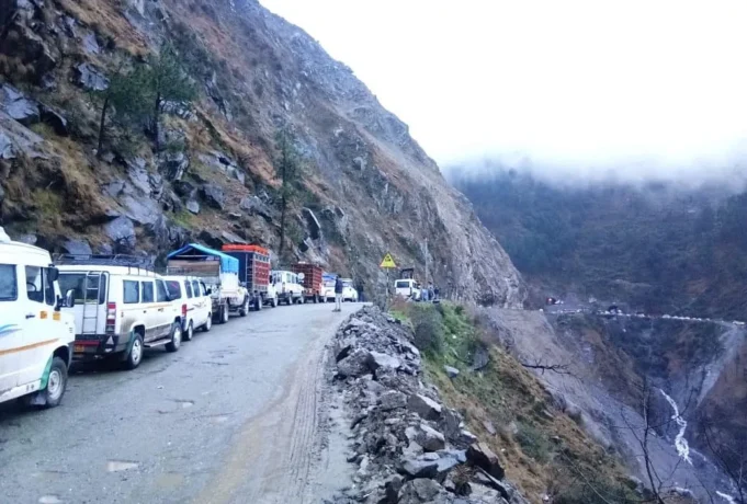 National Highway between Srinagar and Jammu remains open