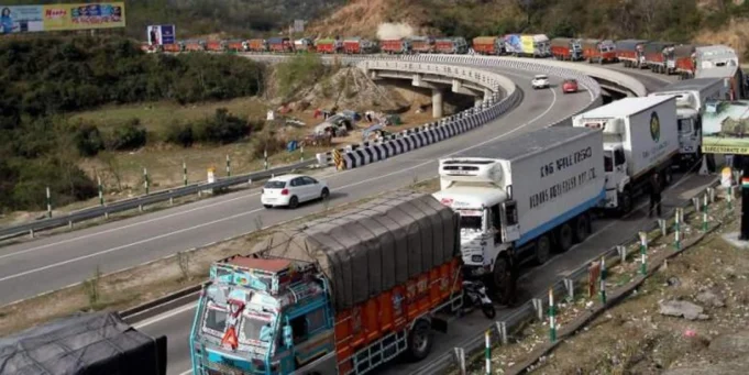 There has been no disruption to traffic on the Jammu-Srinagar National Highway